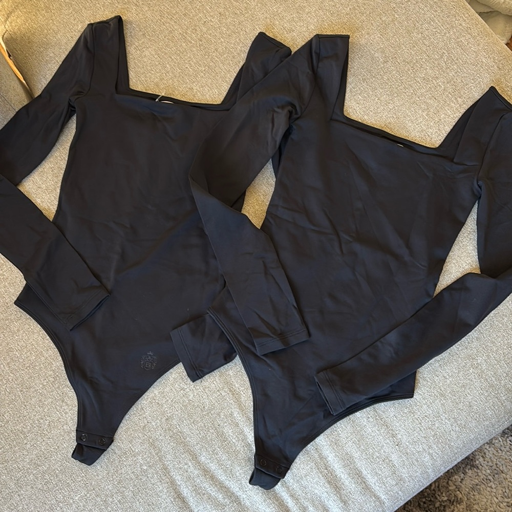 2 Aritzia NEW Babaton Original Contour Black Square Neck Long Sleeve Bodysuits - Picture 1 of 6